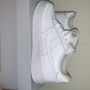 All white Air Force 1